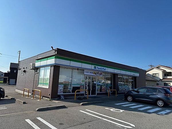 ファミリーマート　高岡中曽根店 3970m