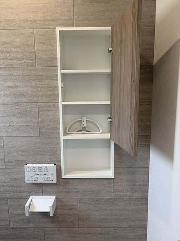 ＊1階トイレの収納スペース＊