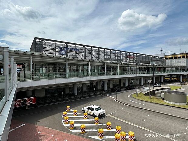 高岡(JR氷見線) 1580m