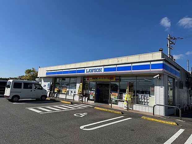 ローソン 高岡戸出工業団地店 390m