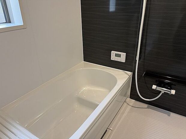 落ち着いた空間で、ゆったりバスタイム