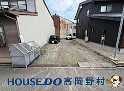 富山県高岡市蓮美町