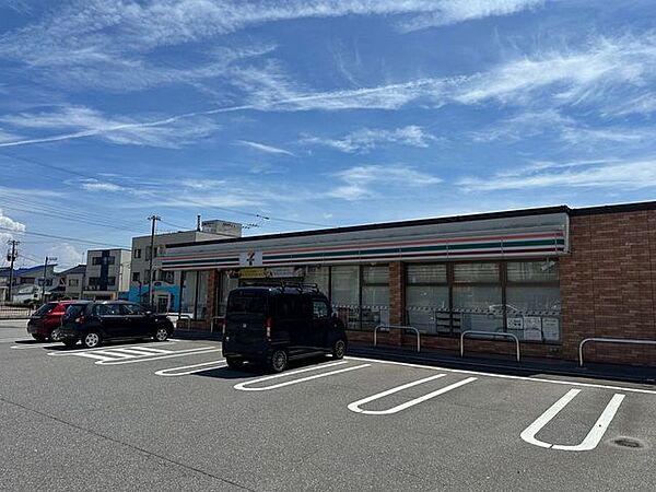 セブンイレブン　高岡駅南4丁目店 720m