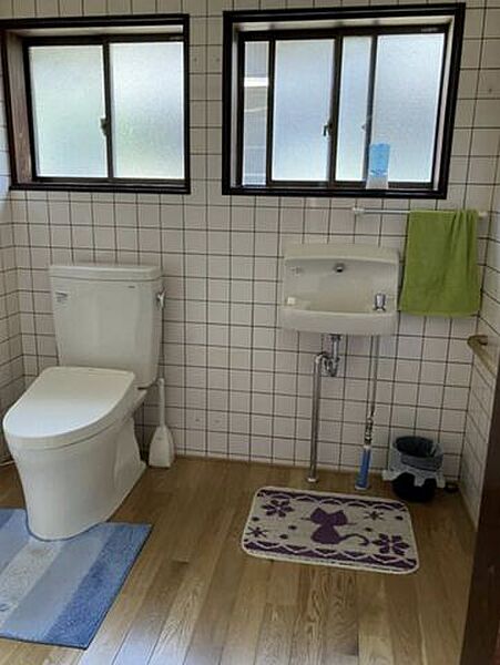 広々としたトイレ空間