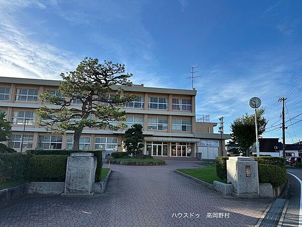 高岡市立五位中学校 3380m