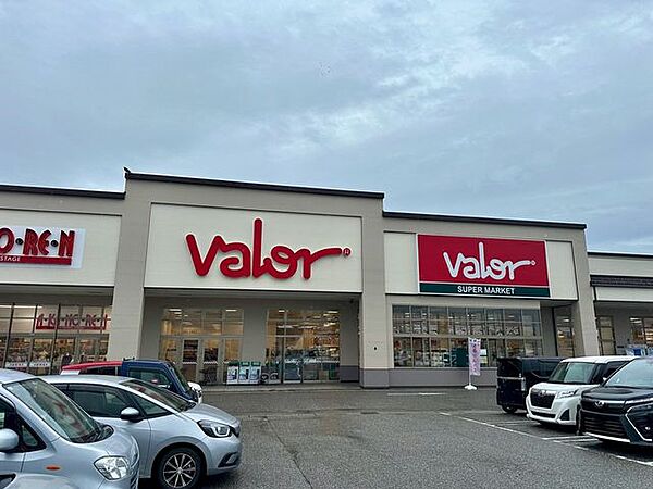 スーパーマーケットバロー高岡木津店 440m