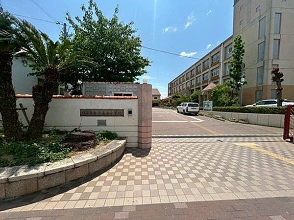 二見西小学校 710m