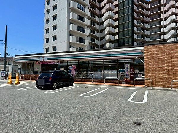 セブンイレブン　東二見店 480m