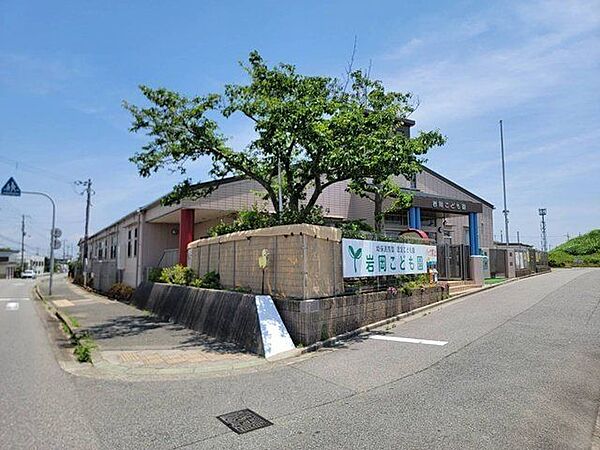 岩岡こども園 690m