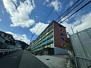 神戸駅よりバス15分 徒歩5分 築58年8ヶ月 5階建の賃貸物件