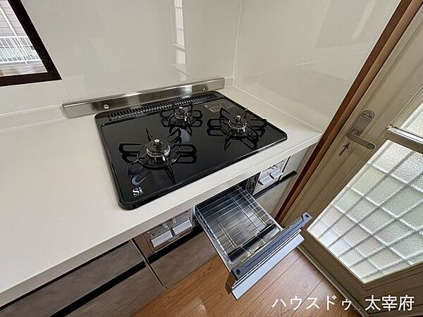 同時調理が可能◎「炒める・煮る・温める」を同時進行でき、料理の段取りがしやすいのが魅力です。品数が多い料理や作り置き調理も、余裕をもって対応できます。