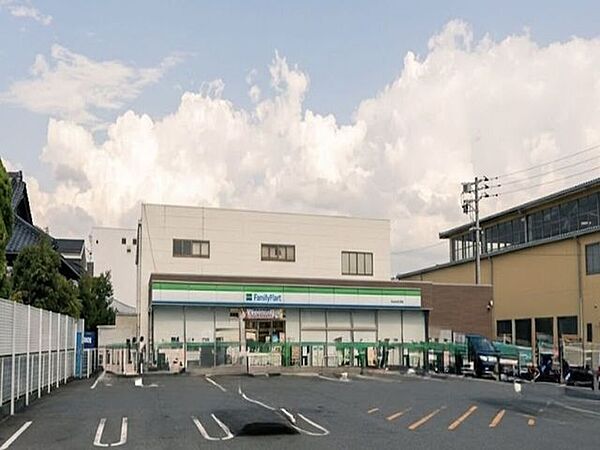 ファミリーマート大野城仲畑一丁目店 1050m