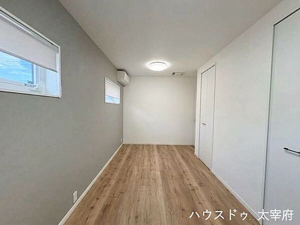 たっぷりの収納を備えたお部屋です。シンプルだからこそ、自分好みのお部屋にできますね♪