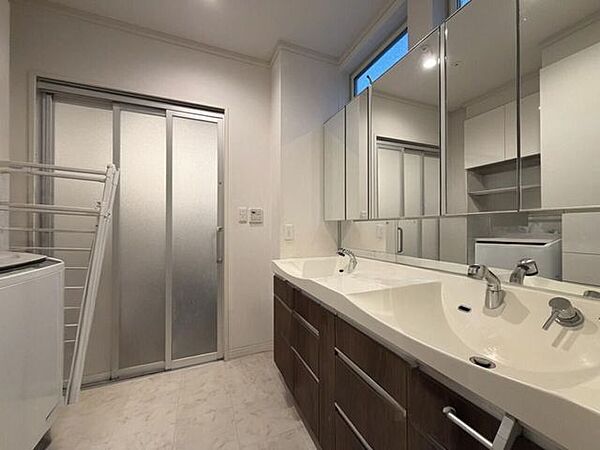 ＊1階洗面台＊　一部CG加工有