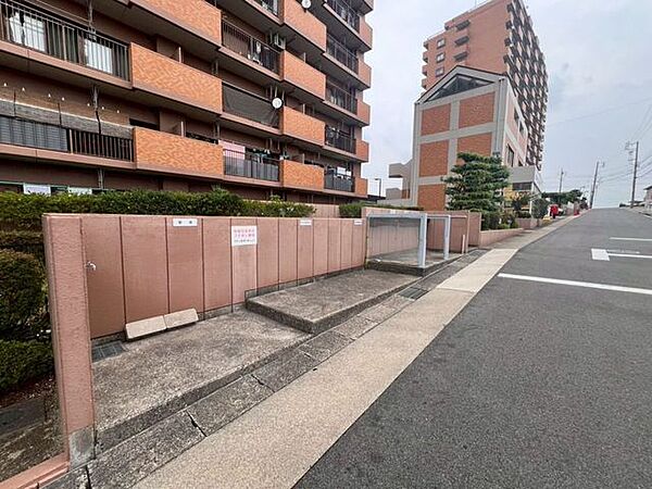 ＊ゴミ置き場＊