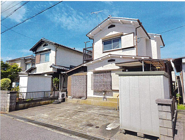 建築計画の際に、既存住宅から、実際の陽当り状況や、窓からの景色、隣地との距離感など、更地よりも建築後のイメージが湧きやすいですね♪