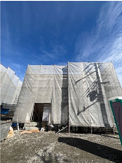 家族を一生守る骨組みと、包み込む優しい家を建築中です。頑丈さも、心地よさも、妥協しない選択を！