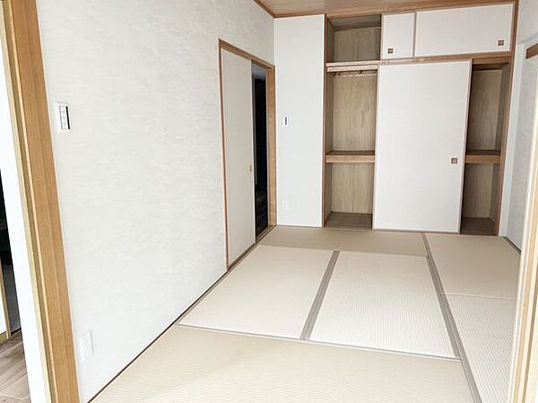 ◇天袋収納有り◇約6.0帖の和室