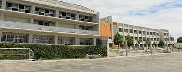 名古屋市立千種台中学校 徒歩6分。 450m