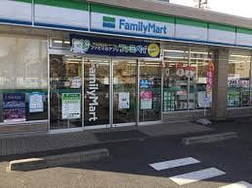 ファミリーマート熱田一番町店 徒歩7分。 500m