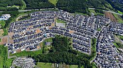 ゆとりある敷地・コストパフォーマンスの良さ・車移動のしやすさ