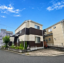 街並みに溶け込む、上質な佇まい