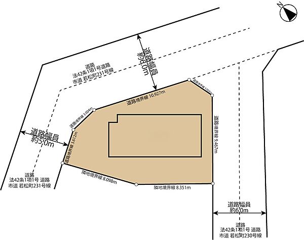 二方向道路に面した角地につき、明るさと開放感を兼ね備えた立地です