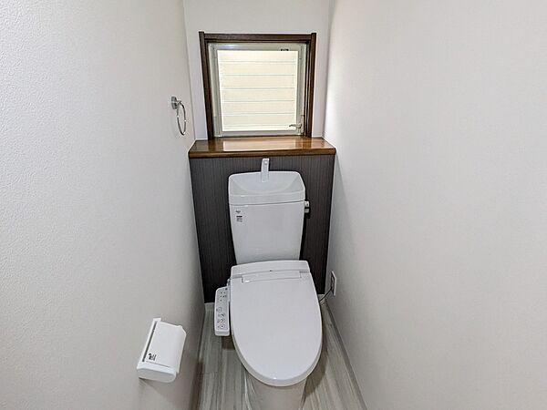 【1Fトイレ】温水洗浄便座付きで快適なトイレに交換しました！（2026年5月撮影）