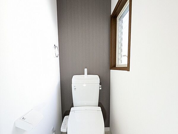 【2Fトイレ】2か所にトイレがあるので朝の混雑時も安心！（2026年5月撮影）