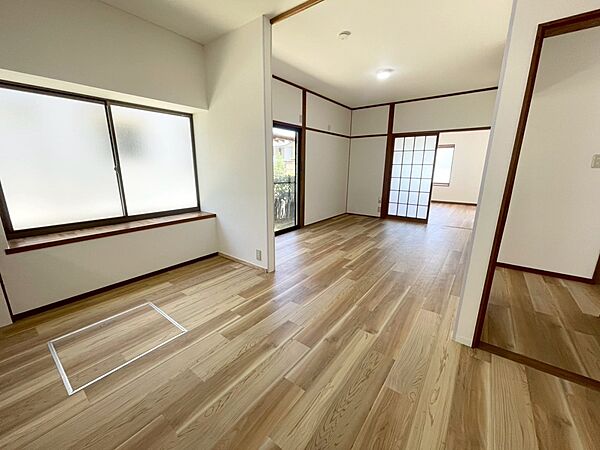 【LDK】12.5帖でゆったり空間　※リフォーム後写真（2026年7月撮影）