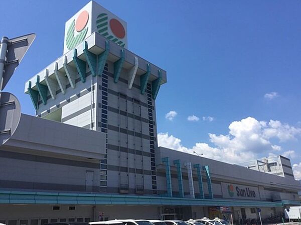 ショッピングセンター 2100m サンリブ五日市店