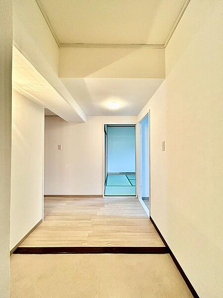 広々とした玄関土間が魅力♪靴の脱ぎ履きもスムーズで、ゆとりを感じられる玄関です！