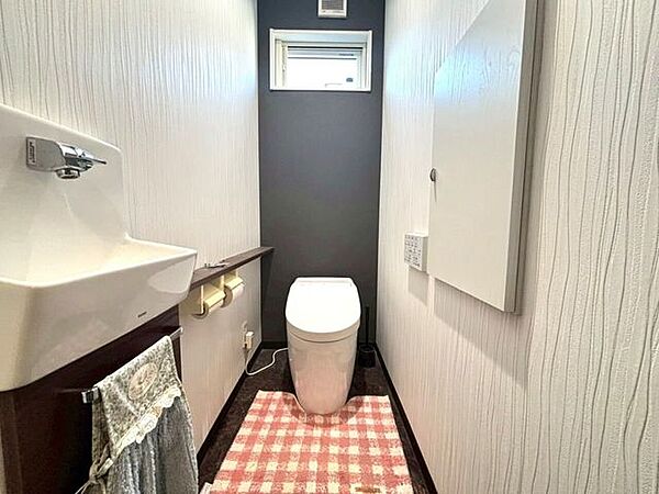 2Fにもトイレ完備！なんと手洗い場もございます！
