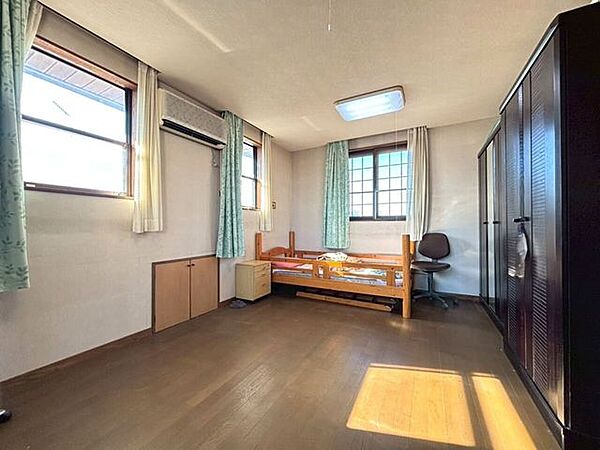 2F南西のお部屋♪3面採光です！