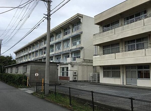 沼津市立片浜中学校 1630m