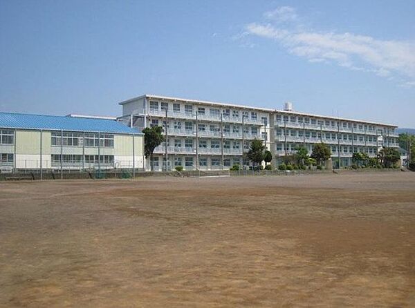 三島市立錦田中学校 450m