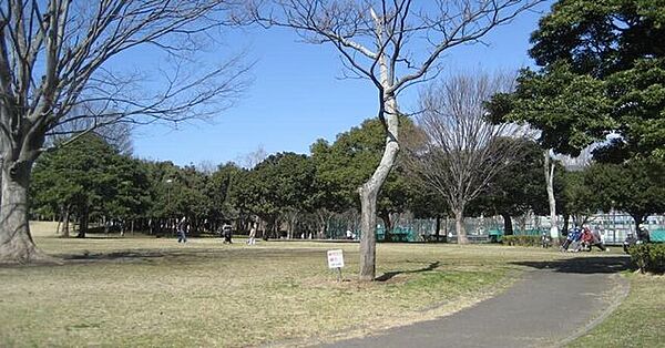 大岡公園 900m
