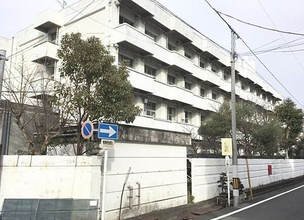 沼津市立開北小学校 570m