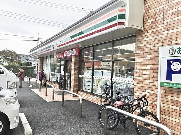 セブンイレブン沼津下香貫店 910m