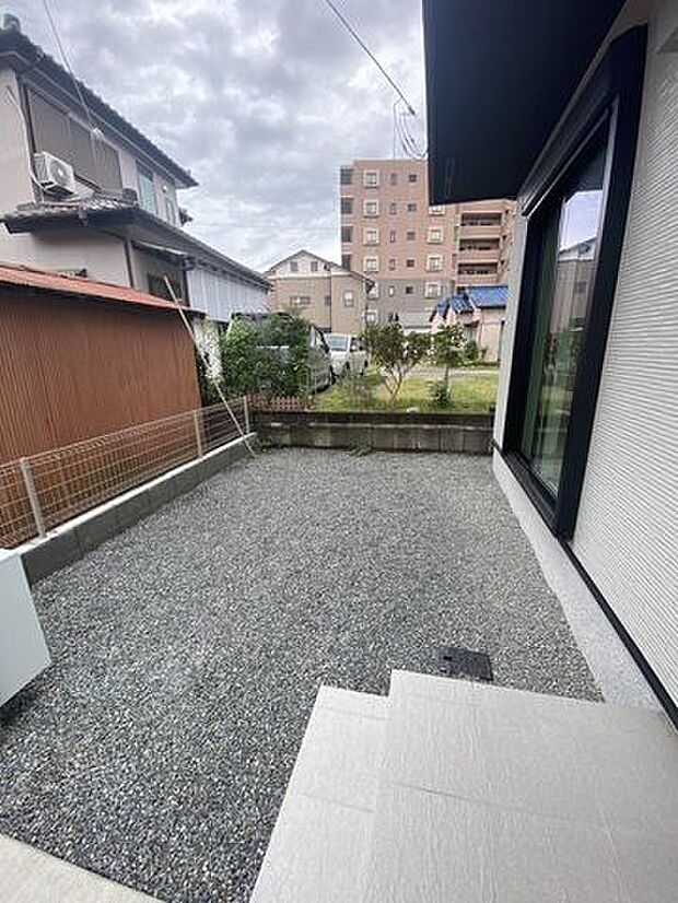 お庭にはもちろん、ウッドデッキや洗濯物を干す場所としても使えます!