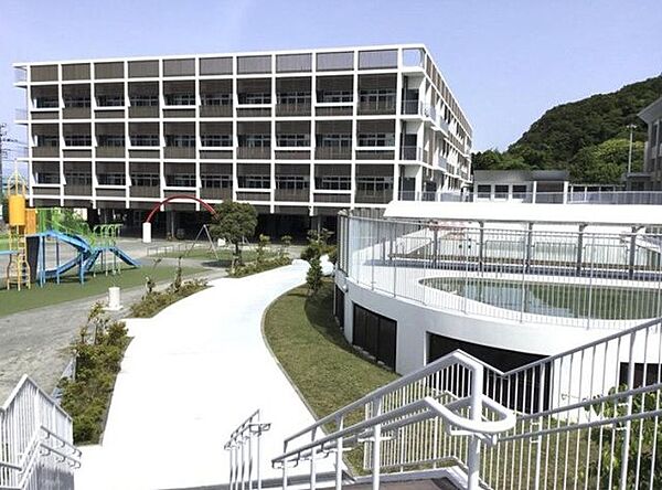 沼津市立静浦小中一貫学校 1490m