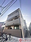 東部市場前駅より徒歩10分 築8年8ヶ月 3階建の賃貸物件