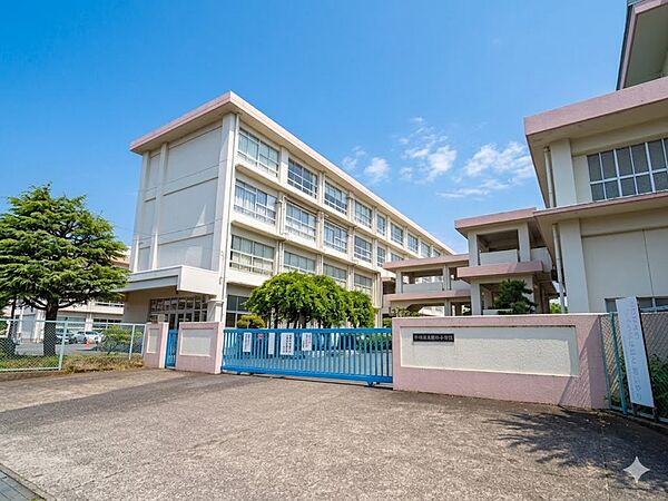 平塚市立勝原小学校（613m）