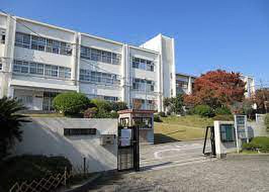 羽曳野市立羽曳が丘小学校