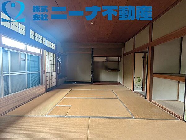 8LDKで部屋数多く、大家族の方におすすめです
