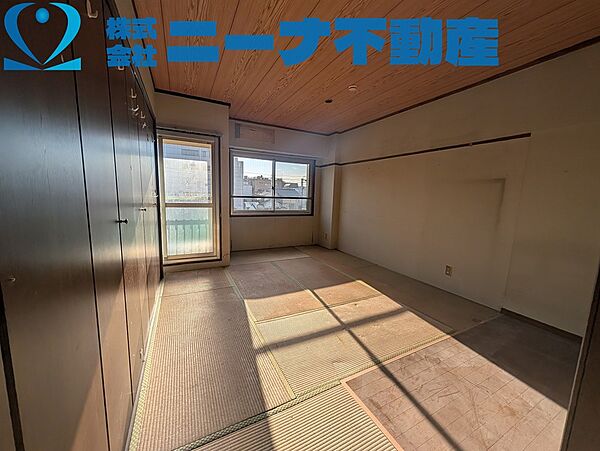 約9.5帖の和室