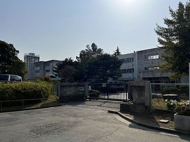 八千代市立高津中学校 360m