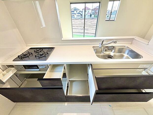 利便性の高いシステムキッチンです。