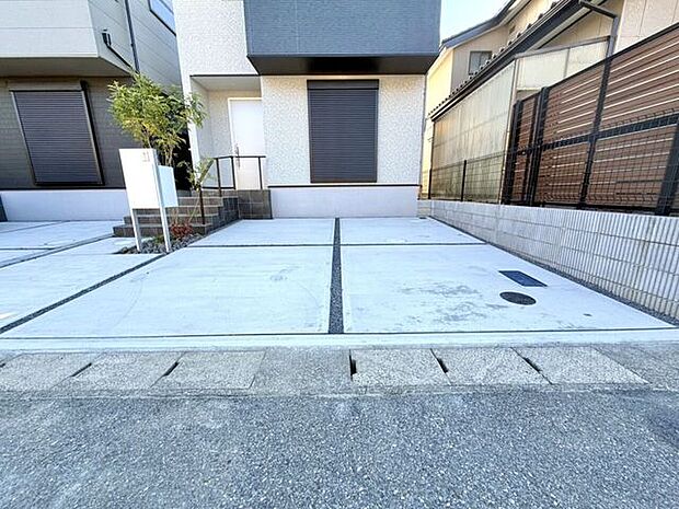 広々2台の駐車スペースです。