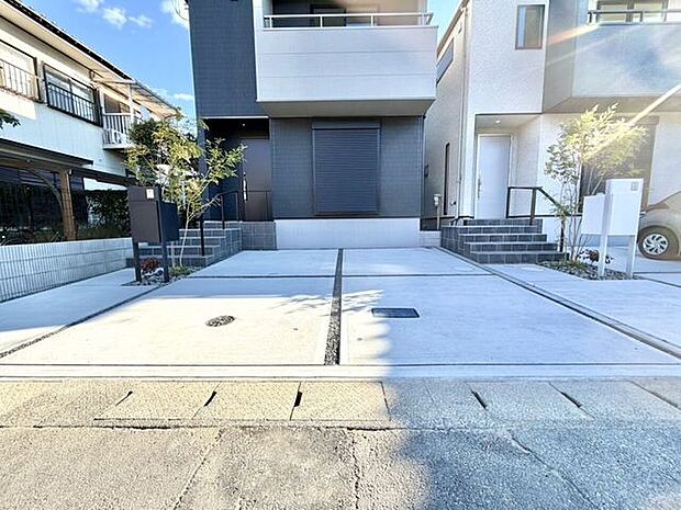 広々2台の駐車スペースです。